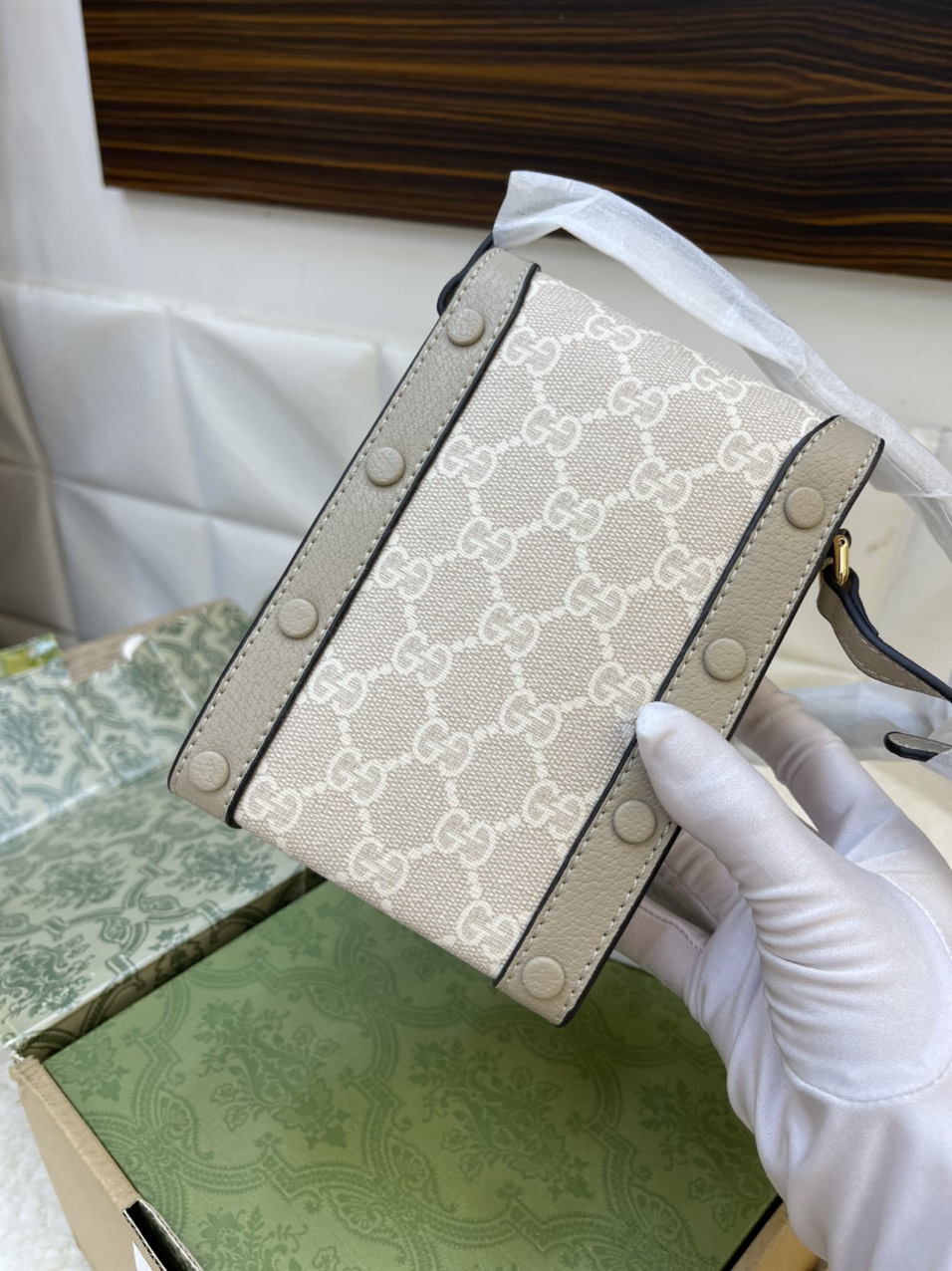 Túi Xách Gucci Phone Super In White Size 11cm